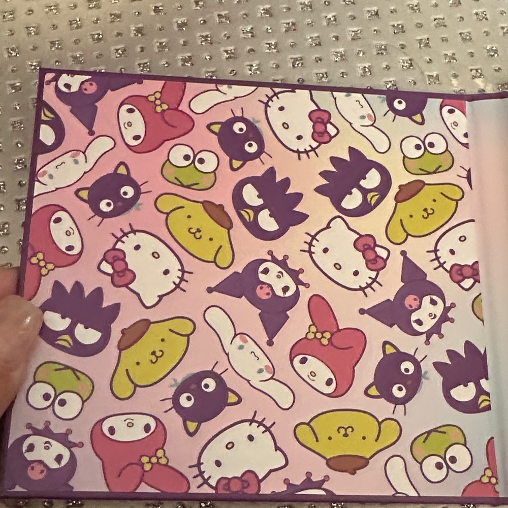Sanrio Hello Kitty and Friends Eyeshadow Palette - Rainbow Colors - Picture 3 of 4